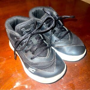 Under Armour Toddler Size 7K Steph Curry 2 Sneakers  EUC Black/white